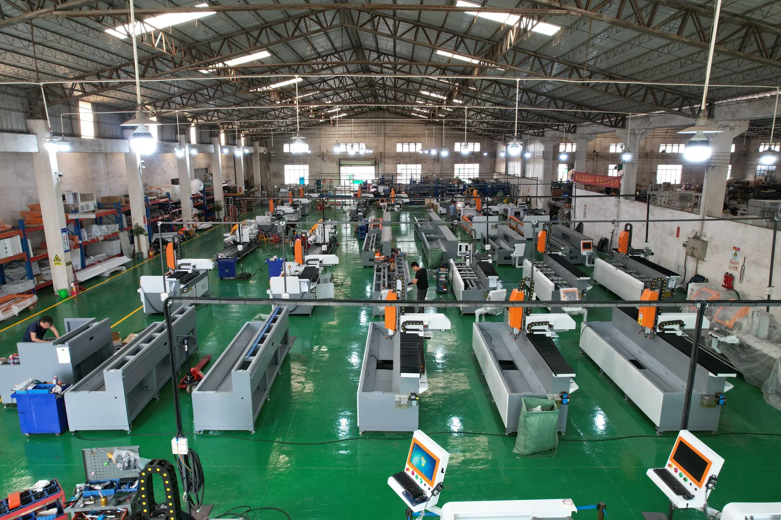 Manlide aluminum machinery factory floor